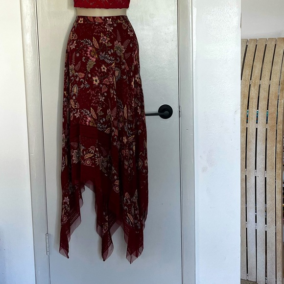 SOLD Bcbg MAX  Sz M asymmetrical Maxi floral Skirt - Picture 3 of 16